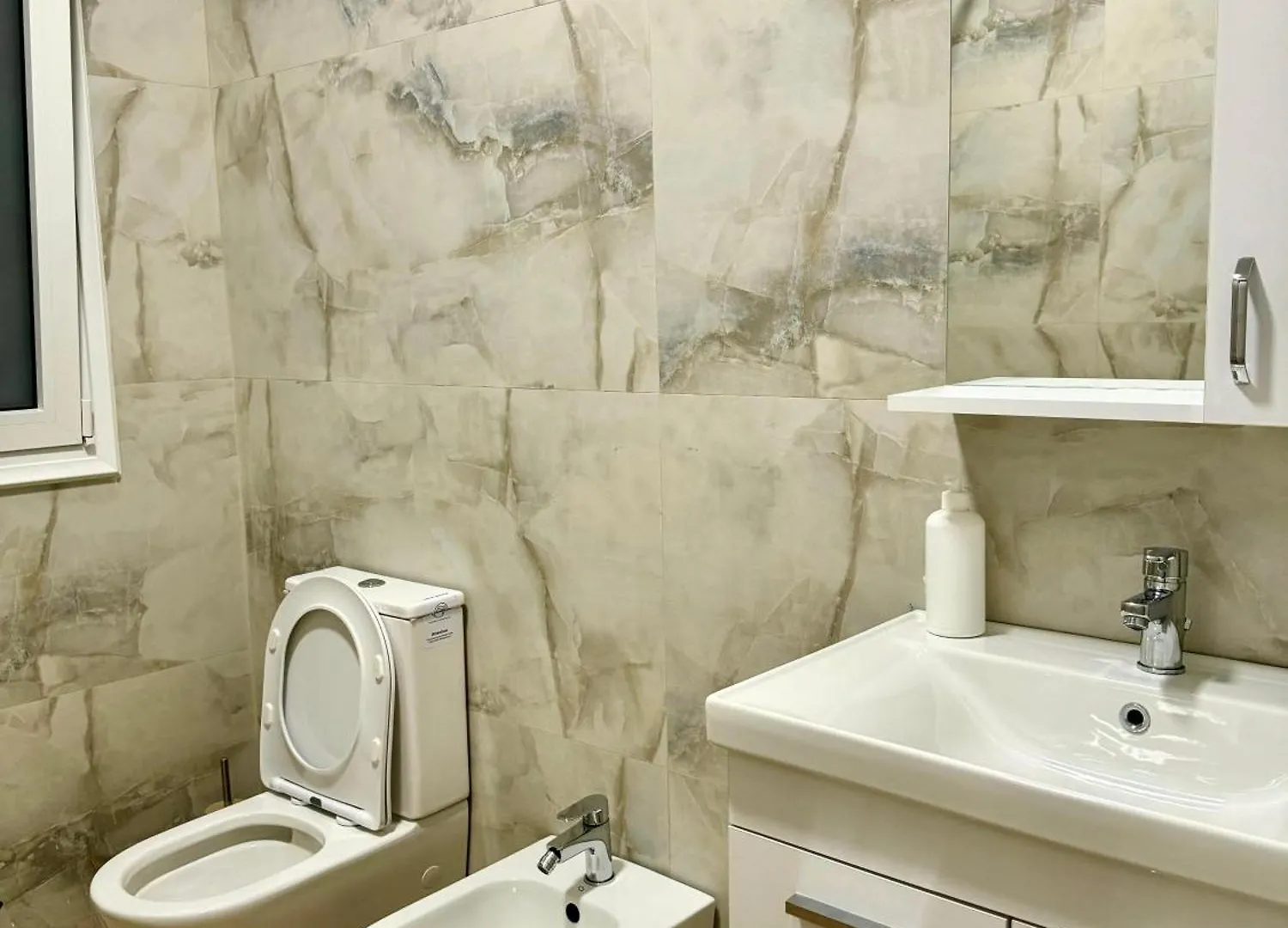 Kmk Apartments Tirana 0*,  Albania
